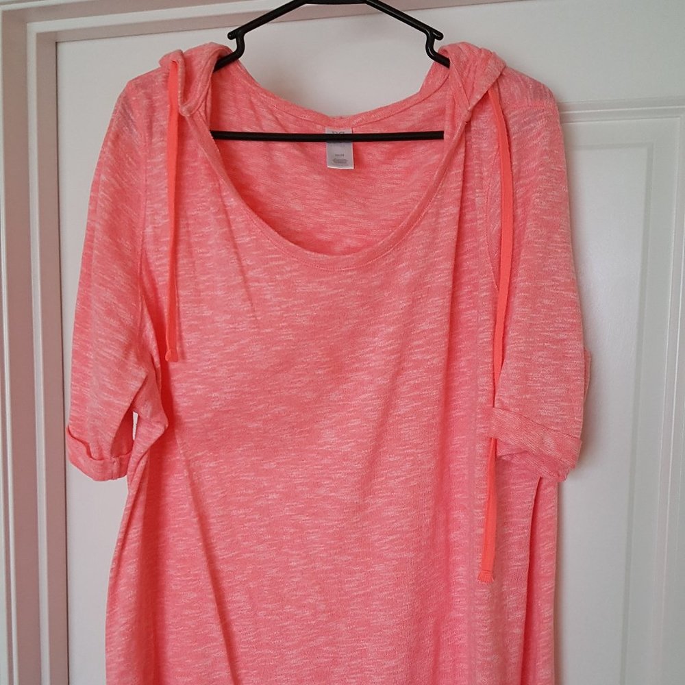 Size 22/24 Lane Bryant Livi Active Hooded Short Sleeve Top
